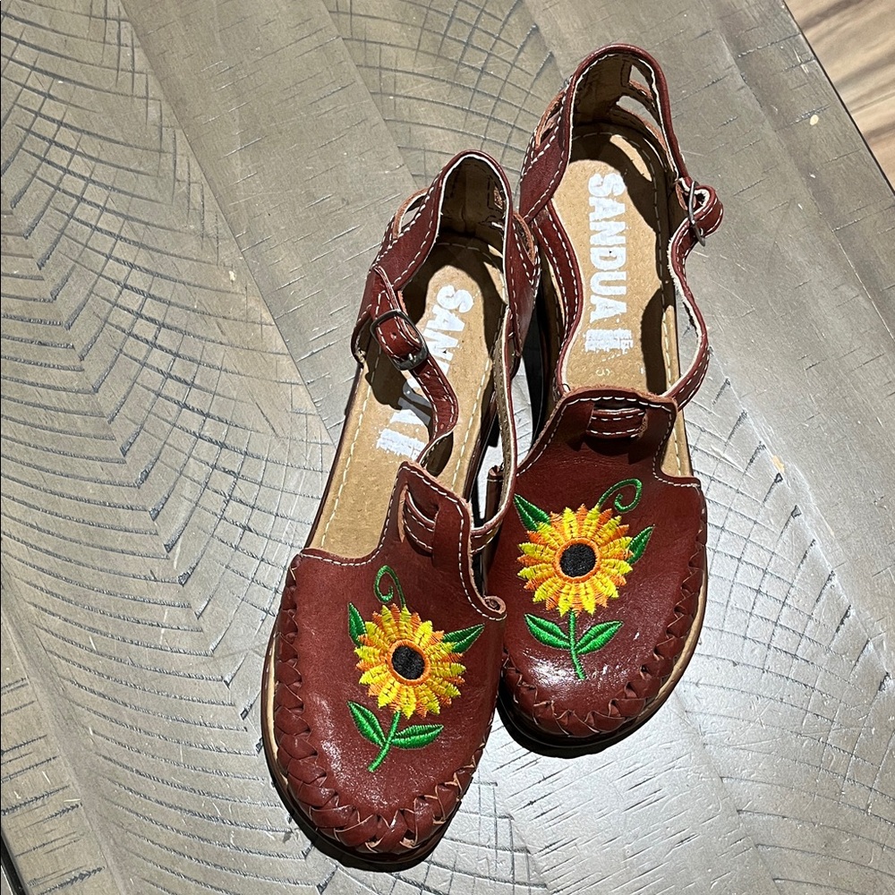 Brown Leather Sunflower Embroidered Sandals